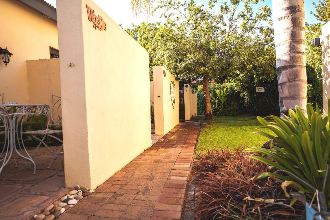 Bed and Breakfast Be My Guest à Upington Extérieur photo